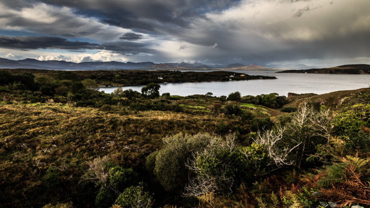 Reenkilla Bay in Irland im Herbst