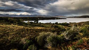 Reenkilla Bay in Irland im Herbst
