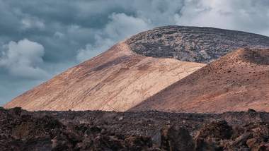 Auf Lanzarote wandern: Blick auf Caldera Blanca