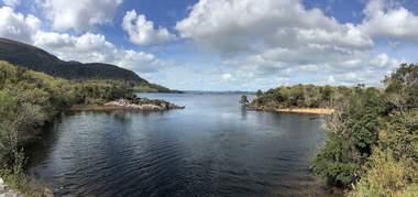 Blick über Muckross Lake im Killarney Nationalpark